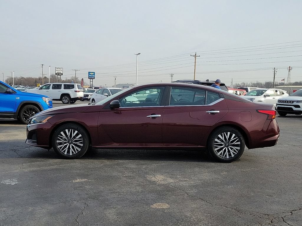 2025 Nissan Altima — rear three-quarter view