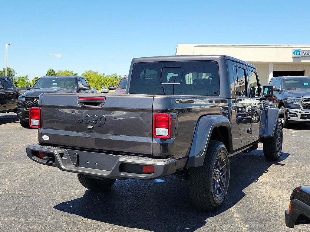 2026 Jeep Gladiator — detail view
